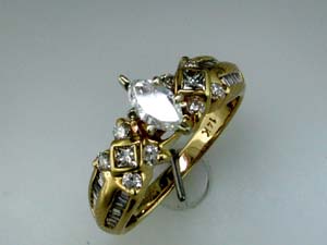 DIAMOND ENGAGEMENT RING