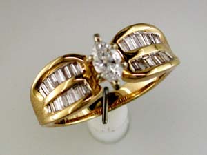 DIAMOND ENGAGEMENT RING