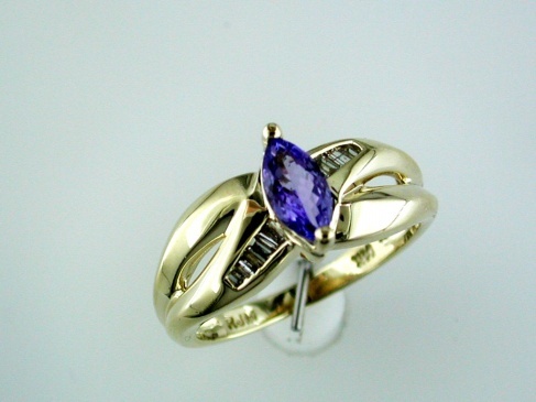 TANZANITE & DIAMOND RING