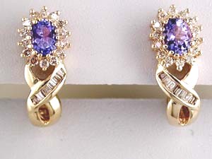 TANZANITE & DIAMOND EARRING