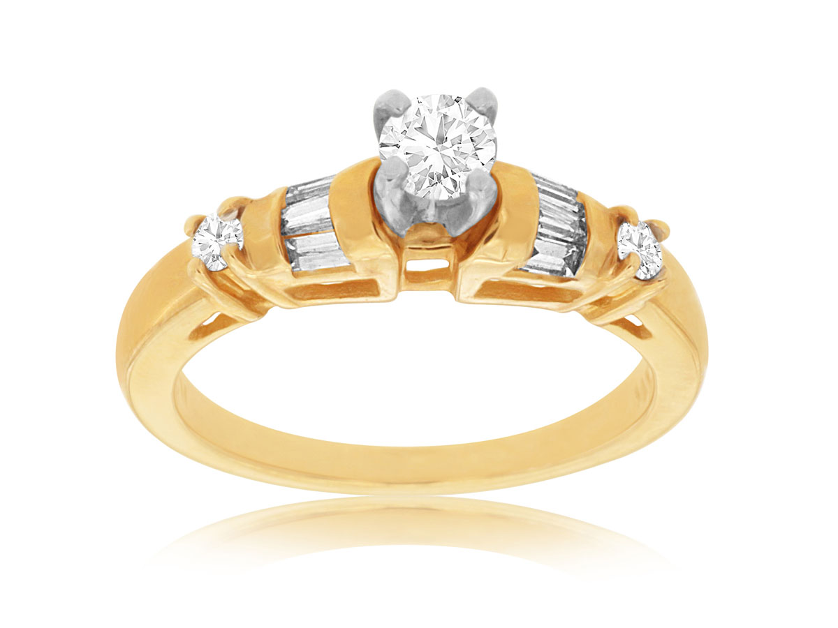 DIAMOND ENGAGEMENT RING