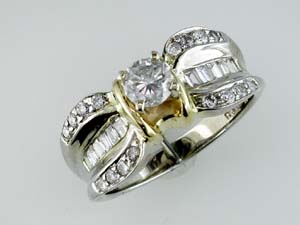 DIAMOND ENGAGEMENT RING