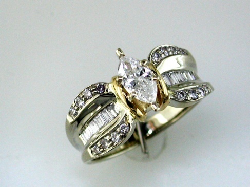 DIAMOND ENGAGEMENT RING