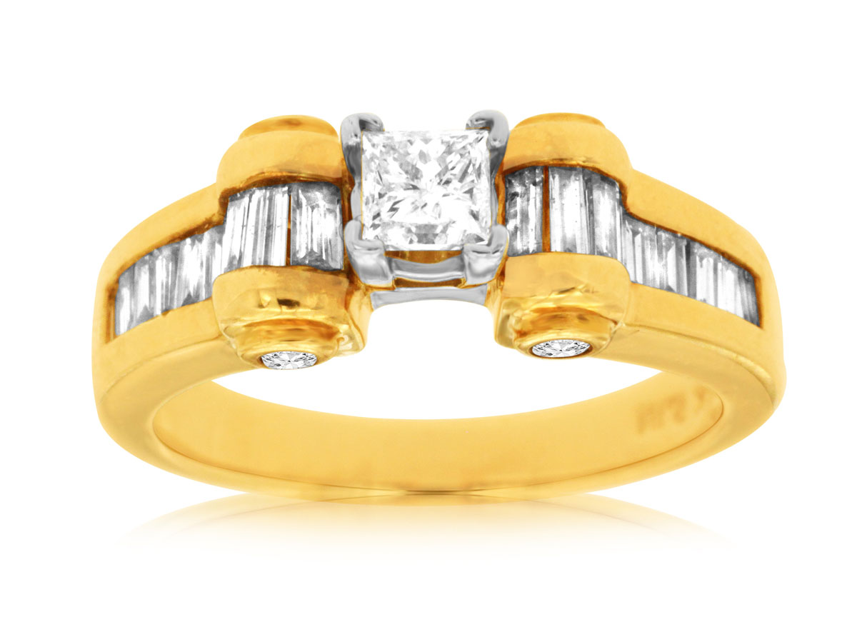 DIAMOND ENGAGEMENT RING