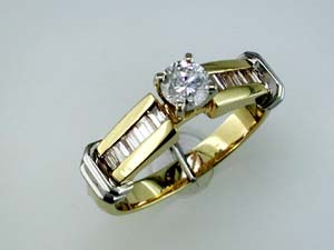DIAMOND ENGAGEMENT RING