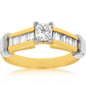 DIAMOND ENGAGEMENT RING