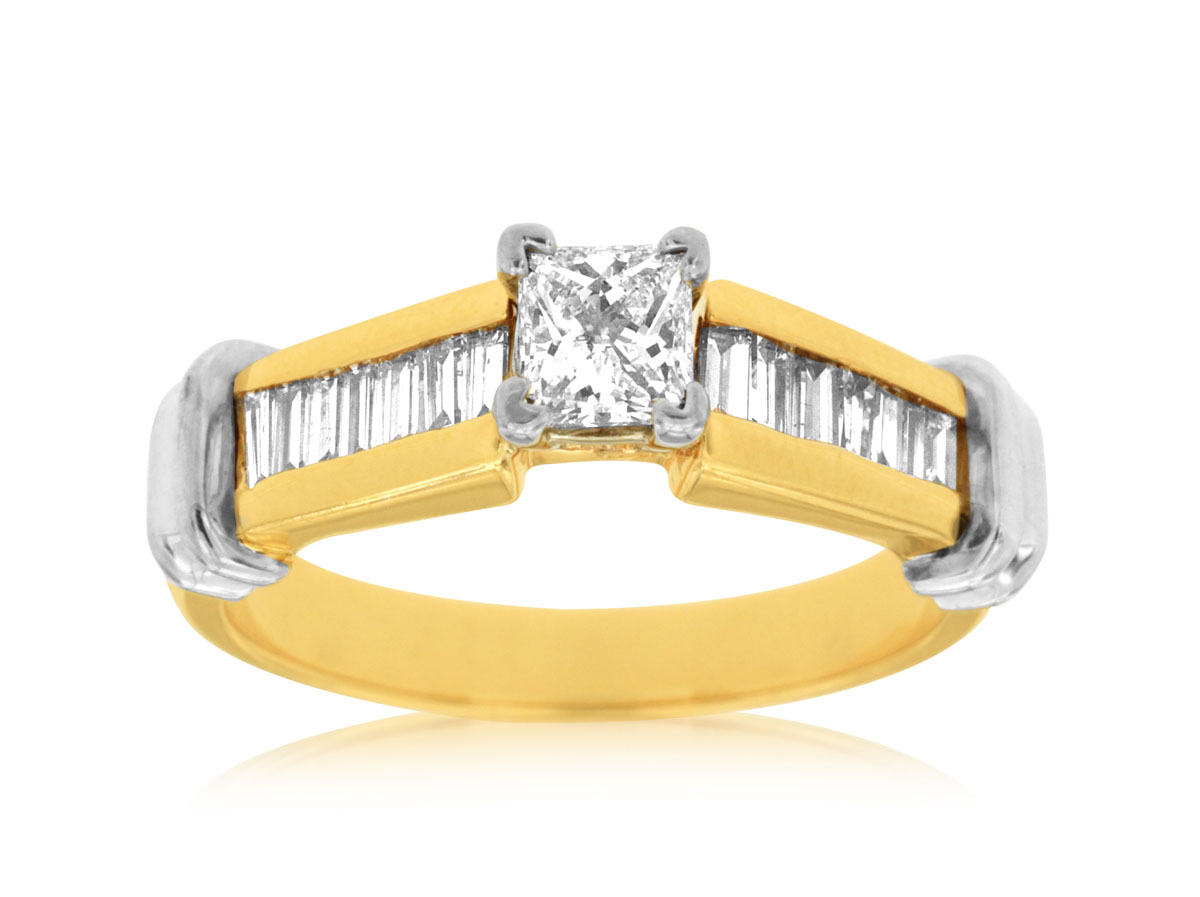 DIAMOND ENGAGEMENT RING