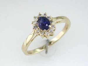 SAPPHIRE & DIAMOND RING