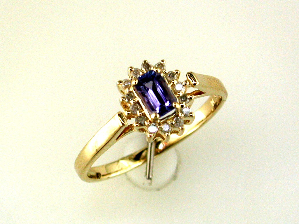 TANZANITE & DIAMOND RING