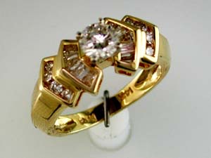 DIAMOND ENGAGEMENT RING