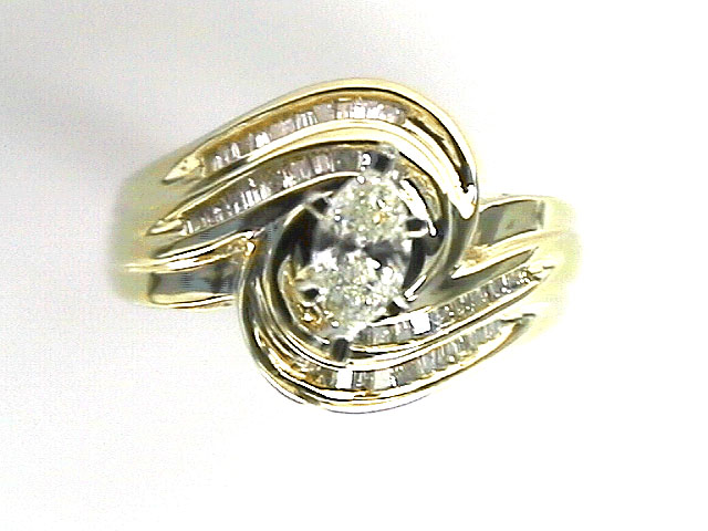DIAMOND ENGAGEMENT RING