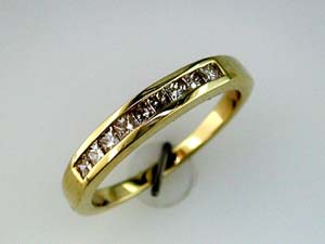 DIAMOND WEDDING BAND