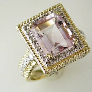 AMETHYST & DIAMOND RING