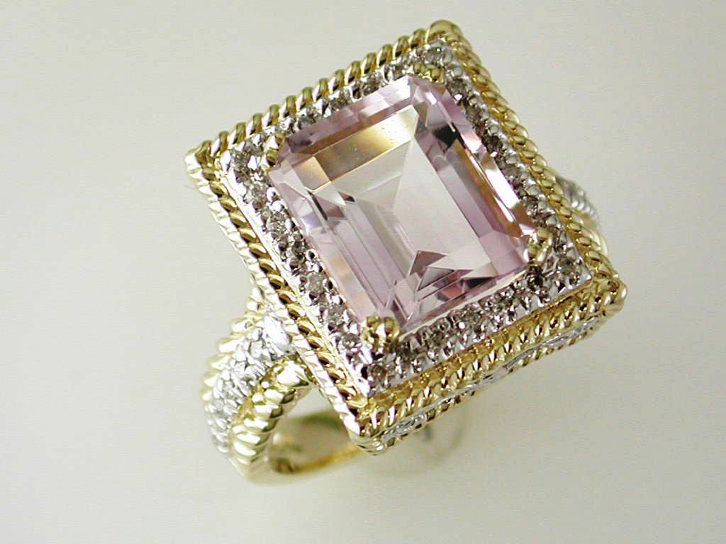 AMETHYST & DIAMOND RING