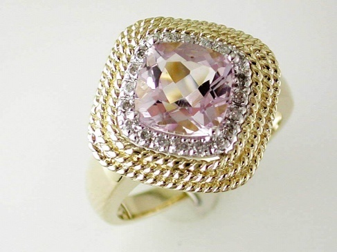AMETHYST & DIAMOND RING