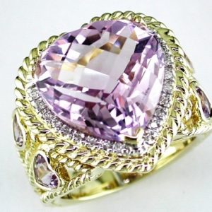 AMETHYST & DIA HEART RING