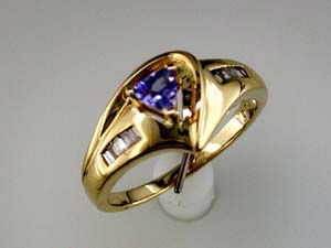 TANZANITE & DIAMOND RING