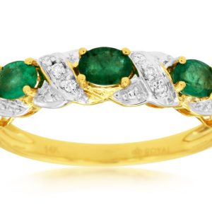 EMERALD & DIAMOND RING