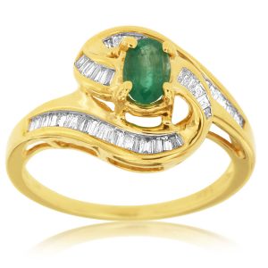 EMERALD & DIAMOND RING