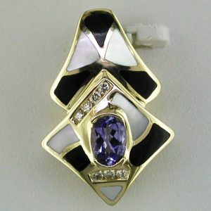 ONYX MOTHER OF PEARL PENDANT