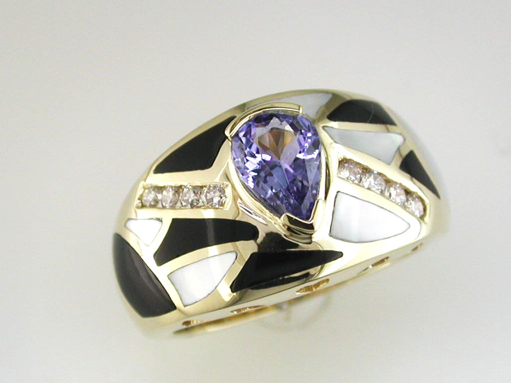 ONYX MOTHER OF PEARL &'TZ'RING