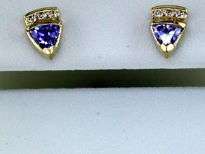 TANZANITE & DIAMOND EARRING