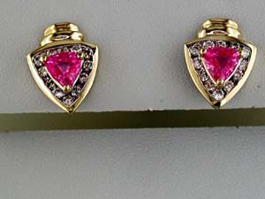 DIAMOND &PINK SAPPHIRE EARRING