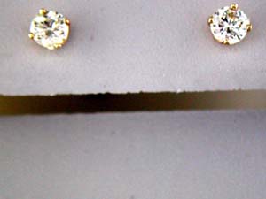 DIAMOND EARRING