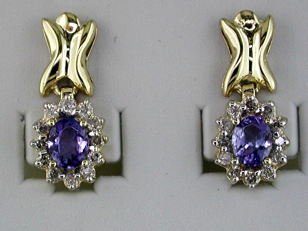 TANZANITE & DIAMOND EARRING