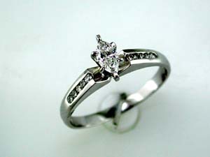 DIAMOND ENGAGEMENT RING