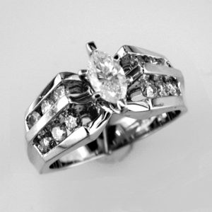 DIAMOND ENGAGEMENT RING