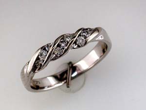 DIAMOND WEDDING RING