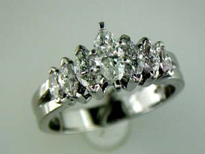 DIAMOND ENGAGEMENT RING