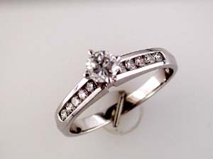 DIAMOND ENGAGEMENT RING