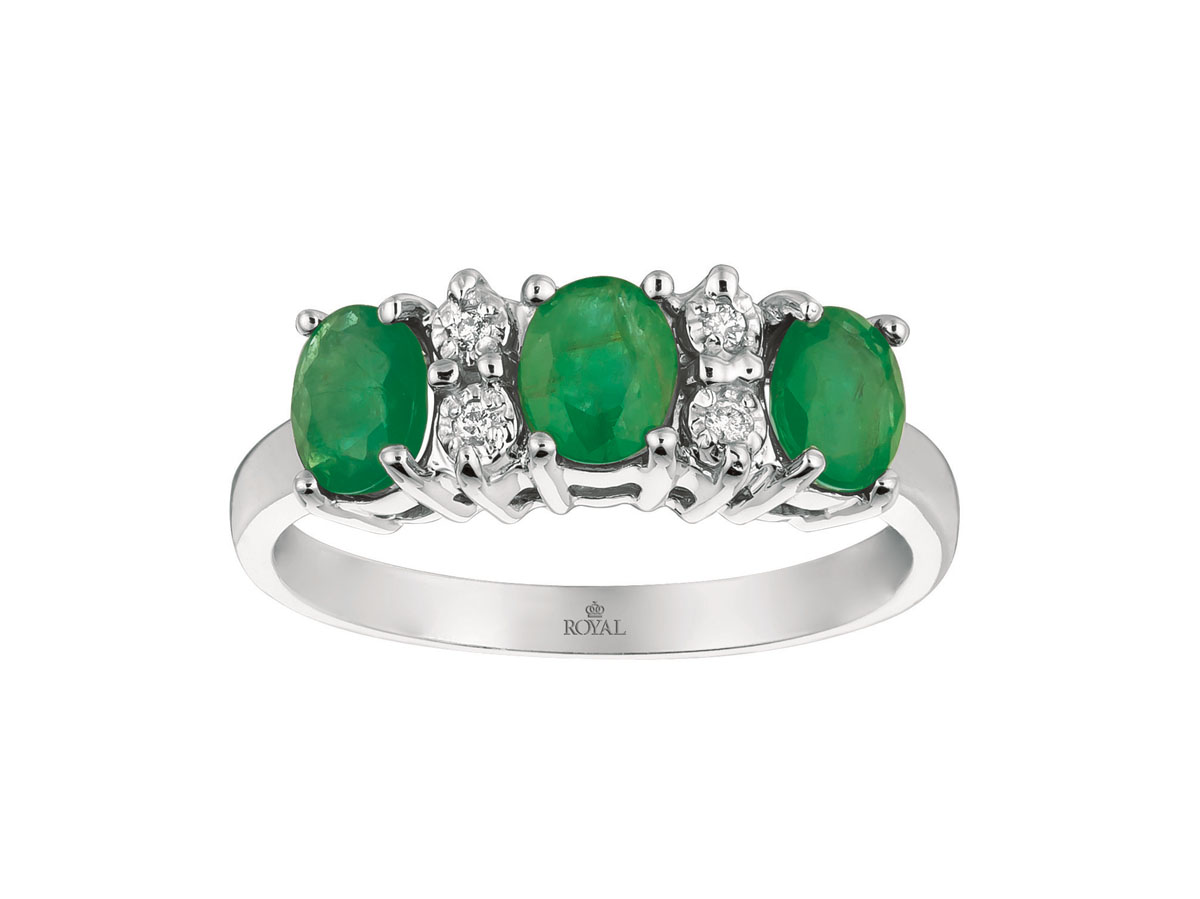 EMERALD & DIAMOND RING