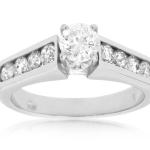 DIAMOND ENGAGEMENT RING