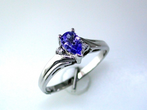 TANZANITE & DIAMOND RING