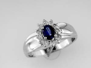 SAPPHIRE & DIAMOND RING