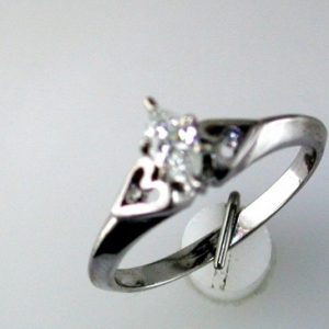 DIAMOND ENGAGEMENT RING