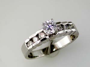 DIAMOND ENGAGEMENT RING