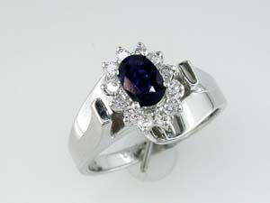 SAPPHIRE & DIAMOND RING