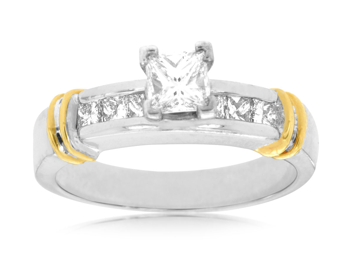 DIAMOND ENGAGEMENT RING (W.G)