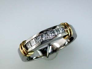 DIAMOND WEDDING RING (W.G)