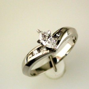 DIAMOND ENGAGEMENT RING