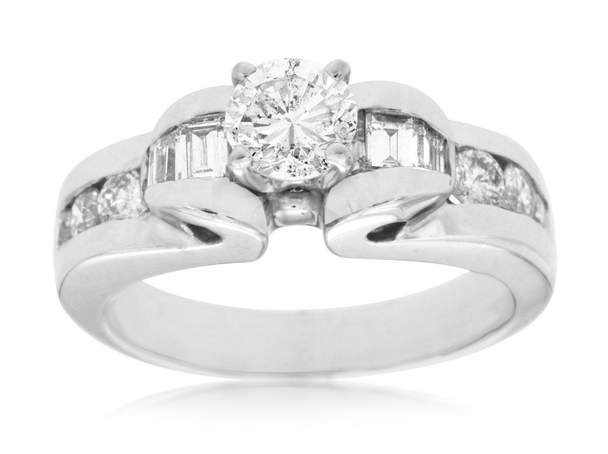 DIAMOND ENGAGEMENT RING