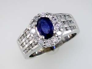 SAPPHIRE & DIAMOND RING
