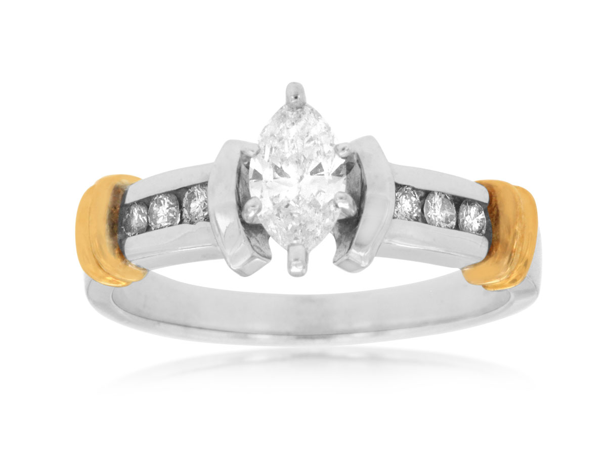 DIAMOND ENGAGEMENT RING