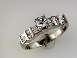 DIAMOND ENGAGEMENT RING