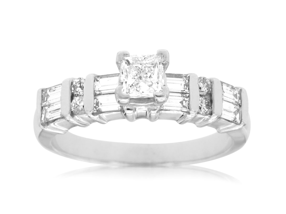 DIAMOND ENGAGEMENT RING