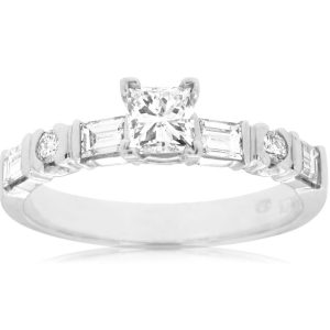 DIAMOND ENGAGEMENT RING